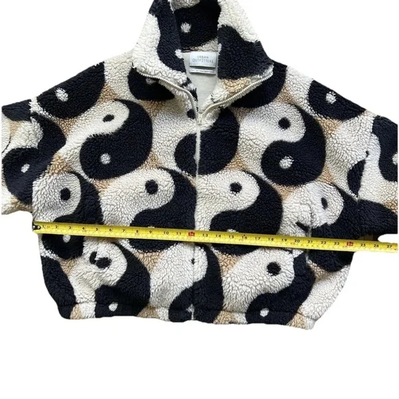 Urban Outfitters Olivia Sherpa Jacket Small Yin Yang Y2K Indie Cozy Teddy RARE - Picture 9 of 11